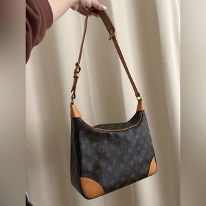 SOLD Louis Vuitton Boulogne 30 PM